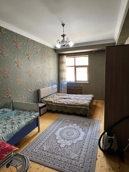 Aylıq Kirayə 2 otaqlı Köhnə Tikili bina evi  85m², Bakı