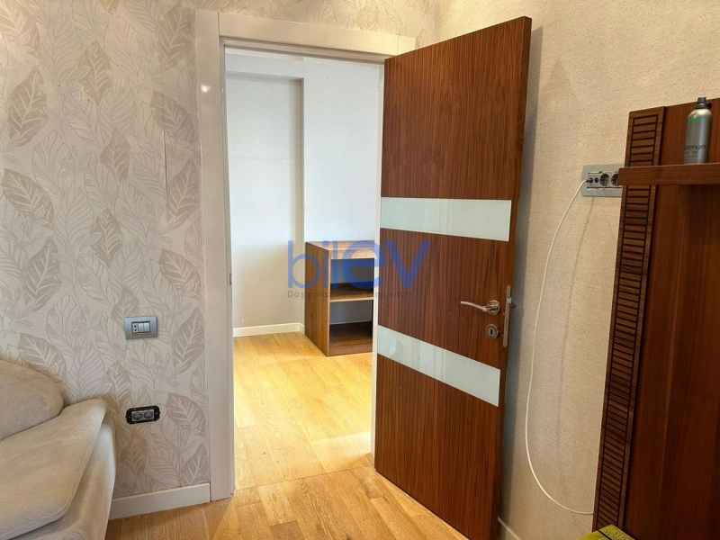 Aylıq Kirayə 3 otaqlı Yeni Tikili bina evi  170m², Bakı