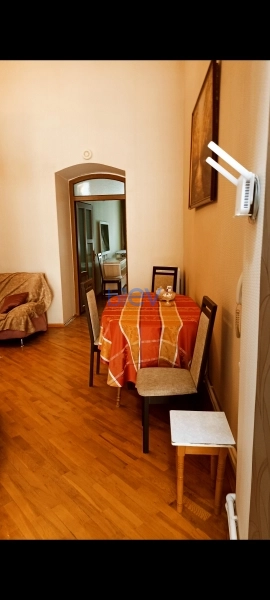 Satış 2 otaqlı Köhnə Tikili bina evi  54m², Bakı