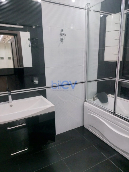 Aylıq Kirayə 3 otaqlı Yeni Tikili bina evi  145m², Bakı
