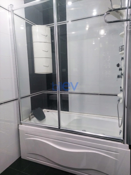 Aylıq Kirayə 3 otaqlı Yeni Tikili bina evi  145m², Bakı