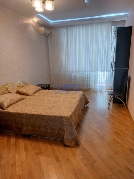 Aylıq Kirayə 3 otaqlı Yeni Tikili bina evi  145m², Bakı