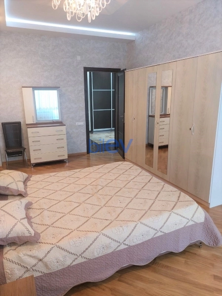 Aylıq Kirayə 3 otaqlı Yeni Tikili bina evi  145m², Bakı