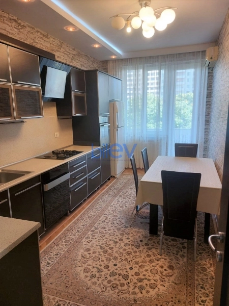 Aylıq Kirayə 3 otaqlı Yeni Tikili bina evi  145m², Bakı