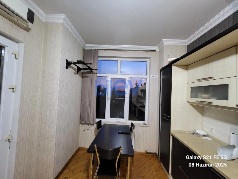 Aylıq Kirayə 2 otaqlı Yeni Tikili bina evi  90m², Bakı