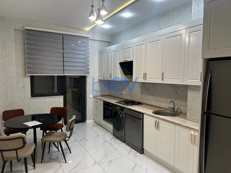 Aylıq Kirayə 2 otaqlı Yeni Tikili bina evi  80m², Bakı