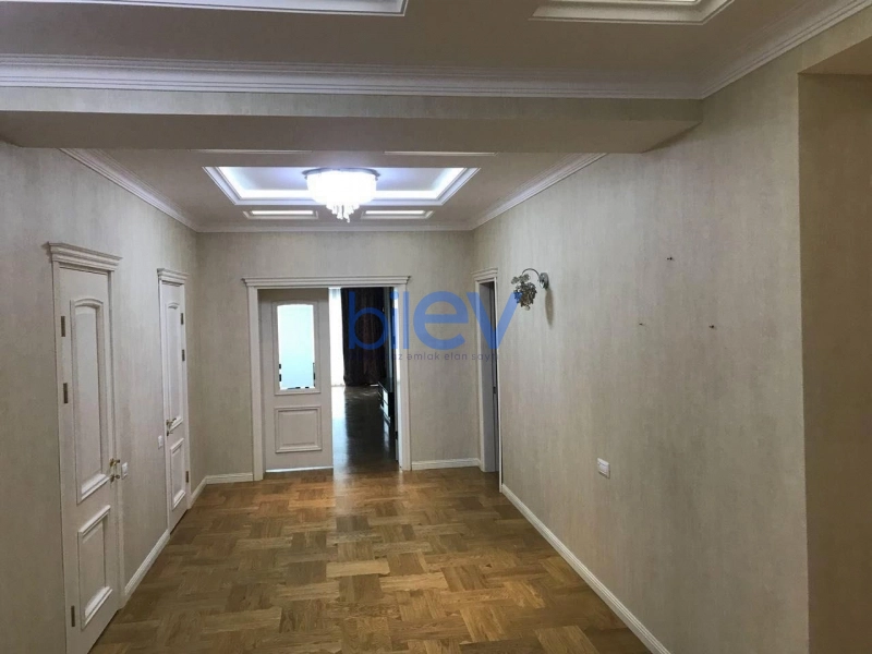 Aylıq Kirayə 3 otaqlı Yeni Tikili bina evi  215m², Bakı