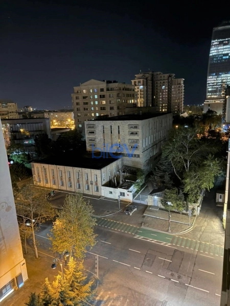Aylıq Kirayə 2 otaqlı Yeni Tikili bina evi  102m², Bakı