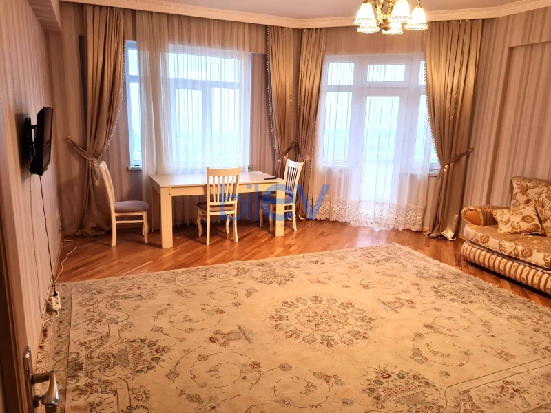 Aylıq Kirayə 3 otaqlı Yeni Tikili bina evi  143m², Bakı