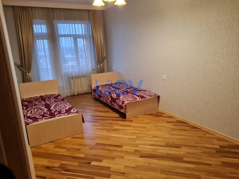 Aylıq Kirayə 3 otaqlı Yeni Tikili bina evi  143m², Bakı