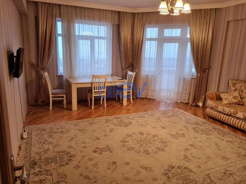 Aylıq Kirayə 3 otaqlı Yeni Tikili bina evi  143m², Bakı