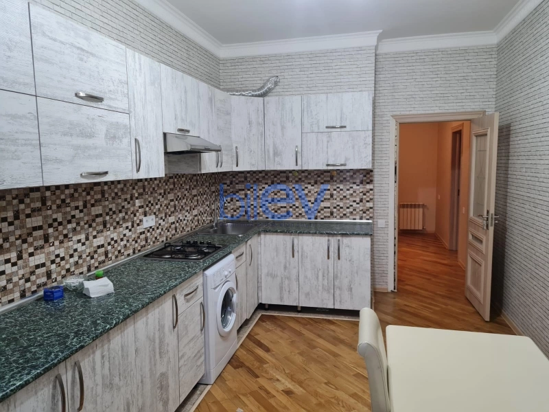 Aylıq Kirayə 3 otaqlı Yeni Tikili bina evi  143m², Bakı