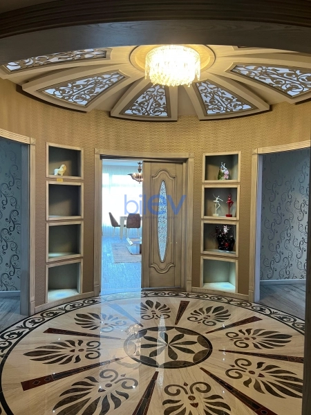 Aylıq Kirayə 4 otaqlı Yeni Tikili bina evi  150m², Bakı