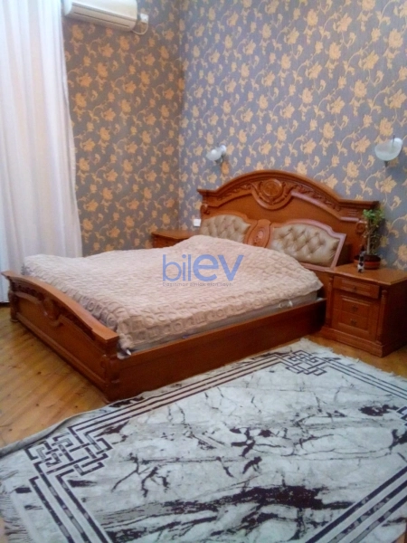 Aylıq Kirayə 4 otaqlı Köhnə Tikili bina evi  120m², Bakı