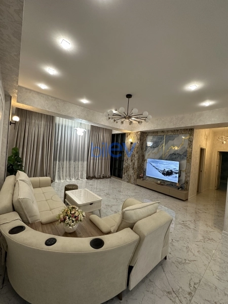 Aylıq Kirayə 3 otaqlı Yeni Tikili bina evi  110m², Bakı