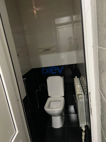 Aylıq Kirayə 2 otaqlı Köhnə Tikili bina evi  70m², Bakı