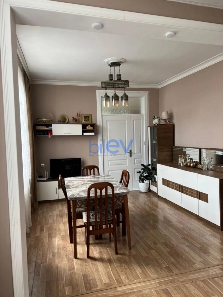 Aylıq Kirayə 2 otaqlı Köhnə Tikili bina evi  70m², Bakı