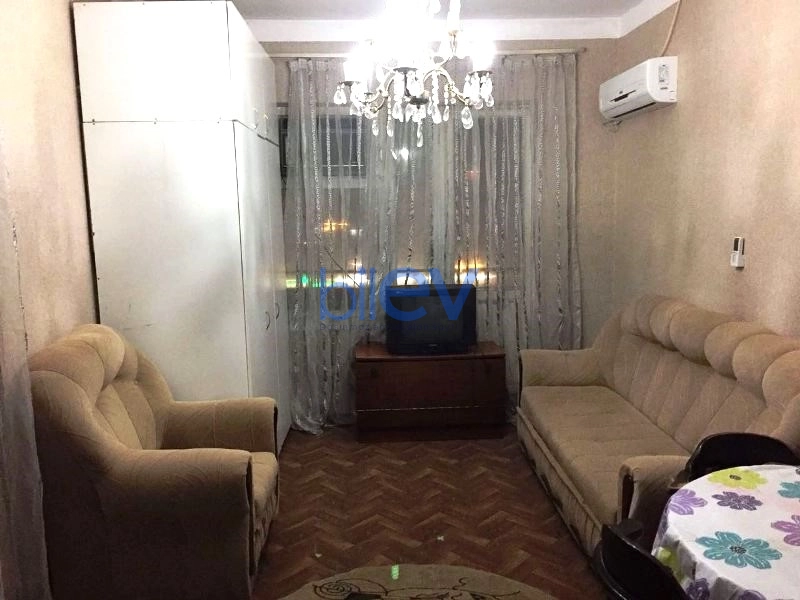 Aylıq Kirayə 1 otaqlı Köhnə Tikili bina evi  40m², Bakı