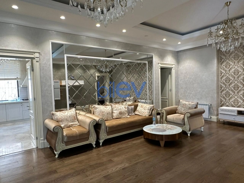 Satış 7 otaqlı Bağ evi  500m², Bakı