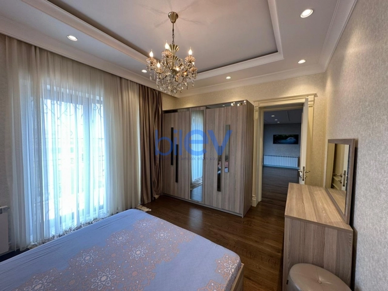 Satış 7 otaqlı Bağ evi  500m², Bakı