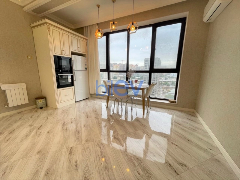 Aylıq Kirayə 3 otaqlı Yeni Tikili bina evi  175m², Bakı