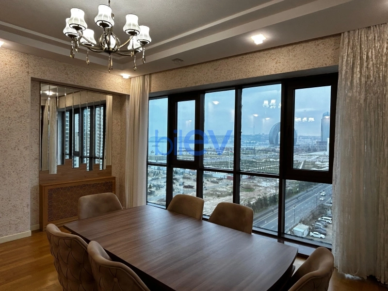Aylıq Kirayə 4 otaqlı Yeni Tikili bina evi  240m², Bakı