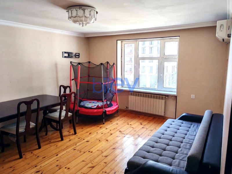 Aylıq Kirayə 3 otaqlı Köhnə Tikili bina evi  100m², Bakı