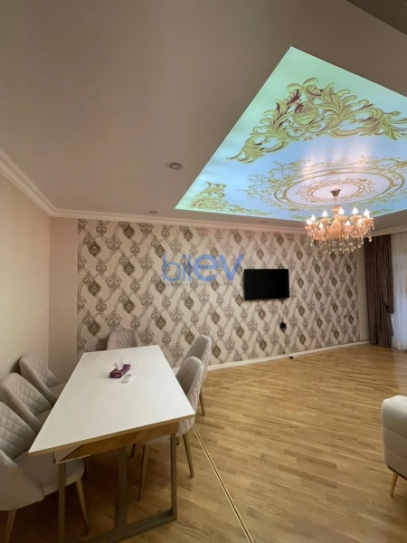 Aylıq Kirayə 2 otaqlı Yeni Tikili bina evi  110m², Bakı