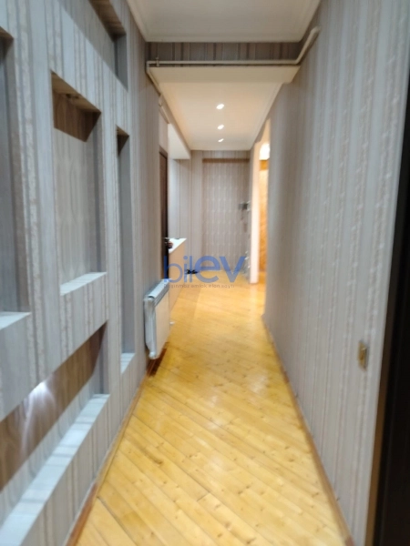 Aylıq Kirayə 3 otaqlı Yeni Tikili bina evi  110m², Bakı