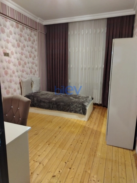 Aylıq Kirayə 3 otaqlı Yeni Tikili bina evi  110m², Bakı