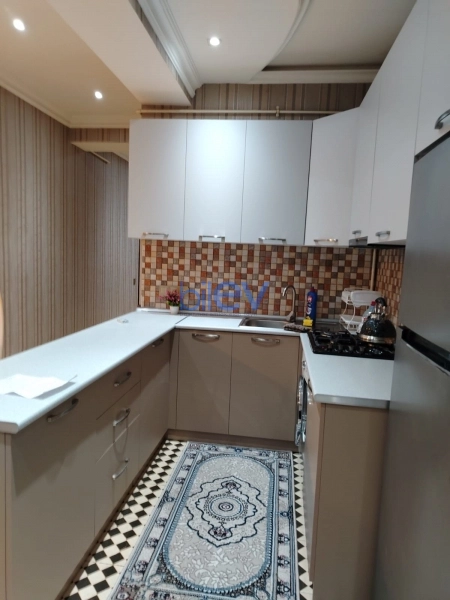 Aylıq Kirayə 3 otaqlı Yeni Tikili bina evi  110m², Bakı