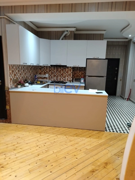 Aylıq Kirayə 3 otaqlı Yeni Tikili bina evi  110m², Bakı