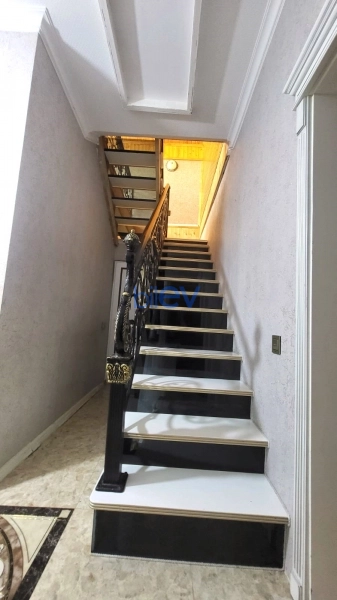 Satış 5 otaqlı Həyət evi  200m², Bakı
