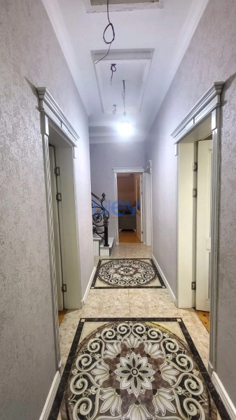 Satış 5 otaqlı Həyət evi  200m², Bakı
