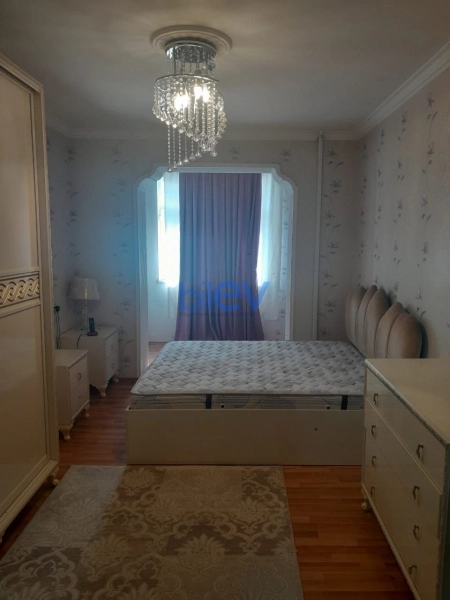 Aylıq Kirayə 3 otaqlı Köhnə Tikili bina evi  72m², Bakı