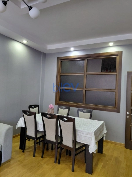 Aylıq Kirayə 3 otaqlı Yeni Tikili bina evi  110m², Bakı