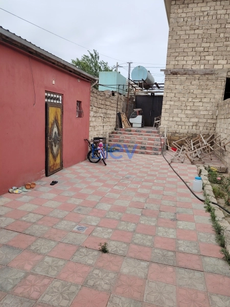 Satış 3 otaqlı Köhnə Tikili bina evi  100m², Bakı