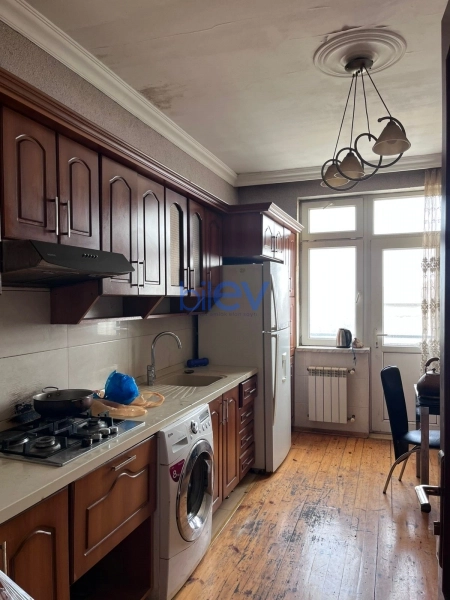 Aylıq Kirayə 3 otaqlı Yeni Tikili bina evi  110m², Bakı