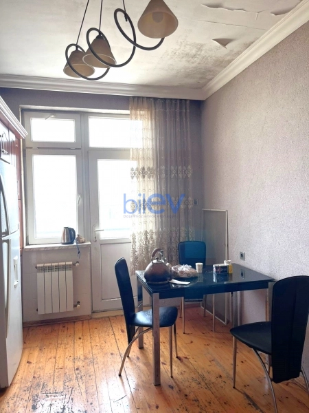 Aylıq Kirayə 3 otaqlı Yeni Tikili bina evi  110m², Bakı