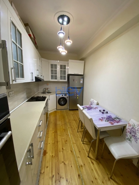 Aylıq Kirayə 3 otaqlı Yeni Tikili bina evi  108m², Bakı