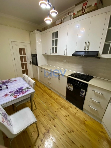 Aylıq Kirayə 3 otaqlı Yeni Tikili bina evi  108m², Bakı