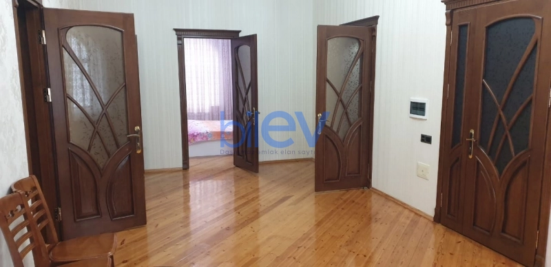Aylıq Kirayə 6 otaqlı Həyət evi  300m², Bakı