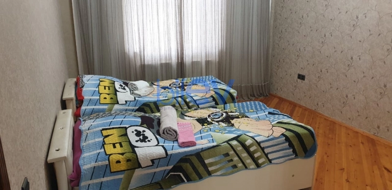 Aylıq Kirayə 6 otaqlı Həyət evi  300m², Bakı