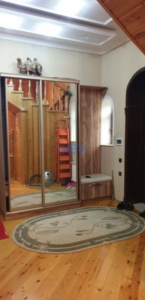 Aylıq Kirayə 6 otaqlı Həyət evi  300m², Bakı
