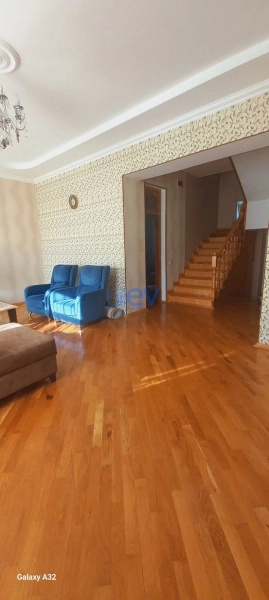 Aylıq Kirayə 5 otaqlı Həyət evi  150m², Bakı