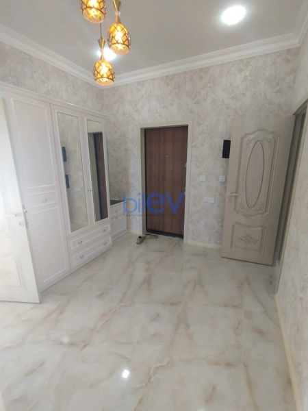 Aylıq Kirayə 3 otaqlı Yeni Tikili bina evi  125m², Bakı