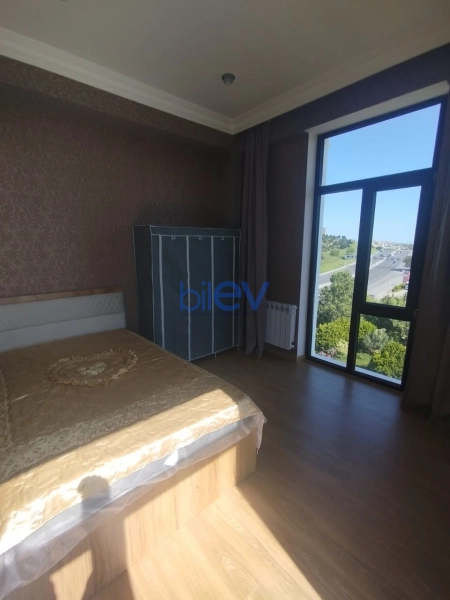 Aylıq Kirayə 3 otaqlı Yeni Tikili bina evi  125m², Bakı