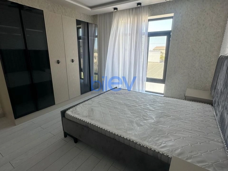 Günlük Kirayə 5 otaqlı Bağ evi  210m², Bakı
