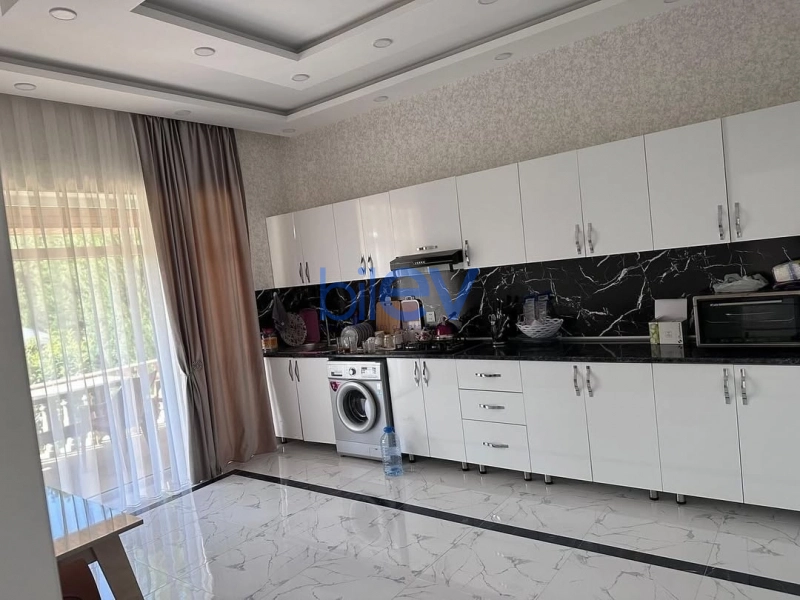 Günlük Kirayə 5 otaqlı Bağ evi  210m², Bakı