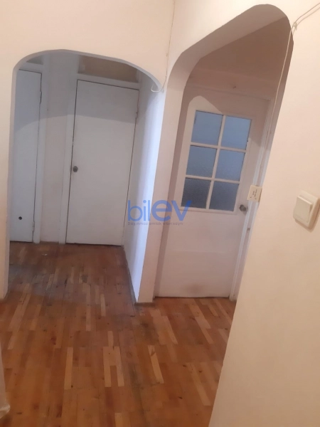 Aylıq Kirayə 3 otaqlı Köhnə Tikili bina evi  70m², Bakı